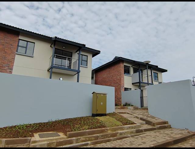 2 BEDROOM TOWNHOUSE FOR SALE IN MONDEOR